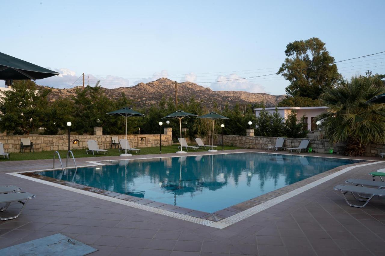 Dimitris Villa Hotel Matala  Bagian luar foto
