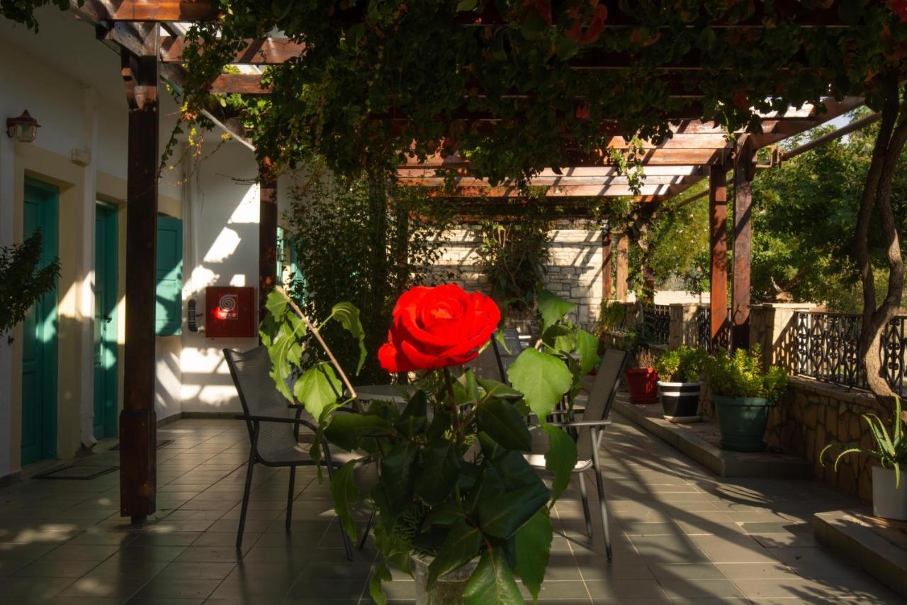 Dimitris Villa Hotel Matala  Bagian luar foto